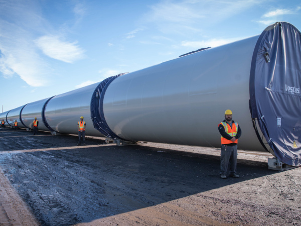 Fabrication de tours d'&eacute;oliennes tr&egrave;s hautes et lourdes